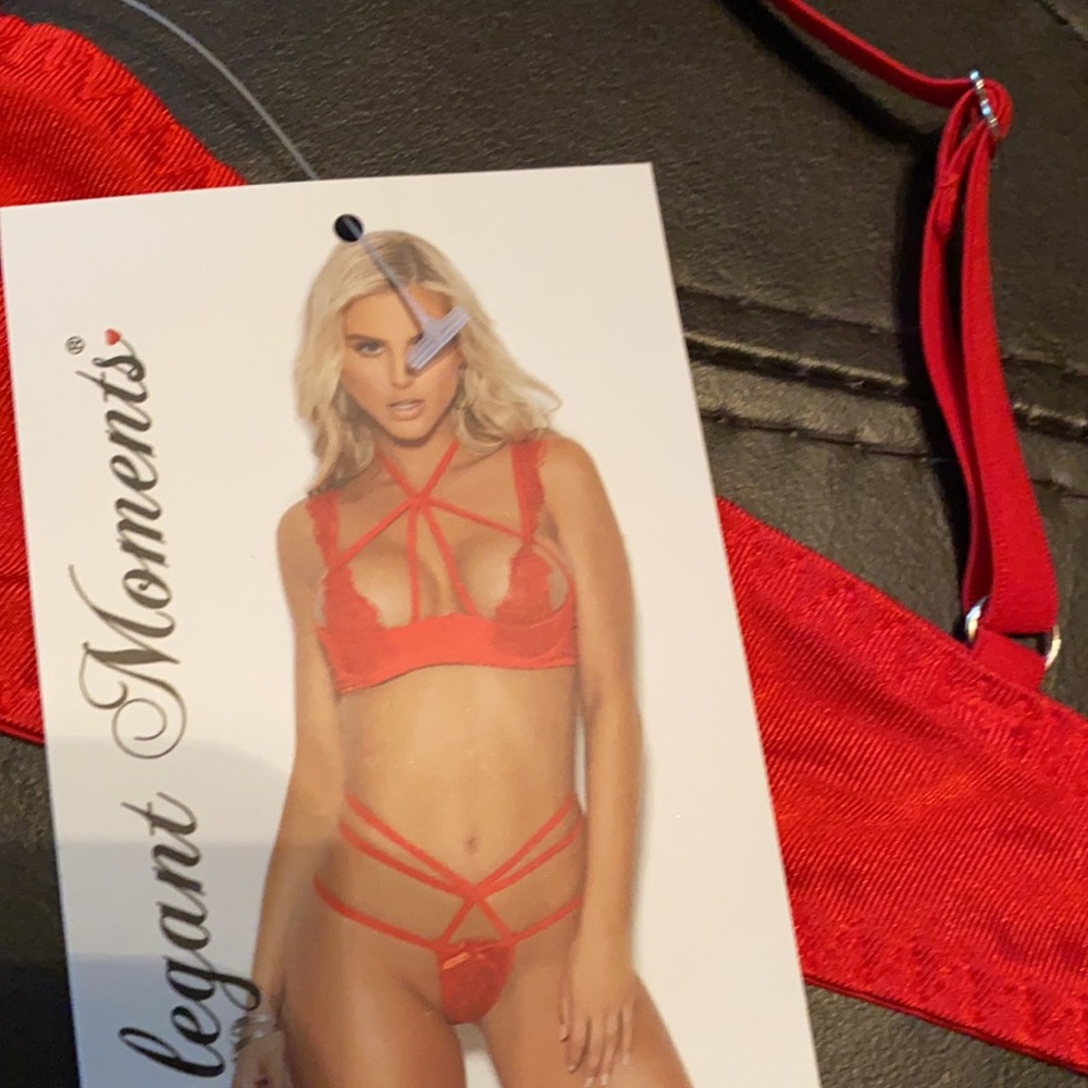 Lingerie - Picture 2 of 2